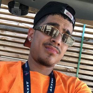 Meet your Posher, Elias